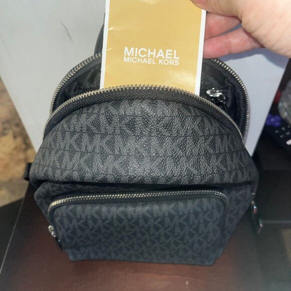 Michael Kors Signature Erin Logo Backpack, Lightly used - Picture 4 of 6